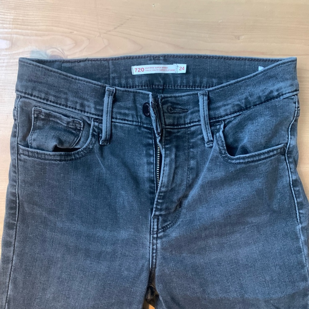 Levi’s Jeans 720 High Rose Super Skinny 24